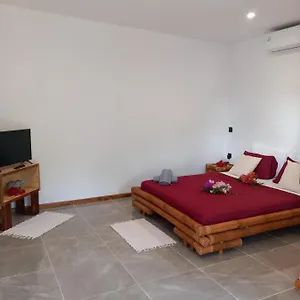 Chalet Terei-here Airport, Avae